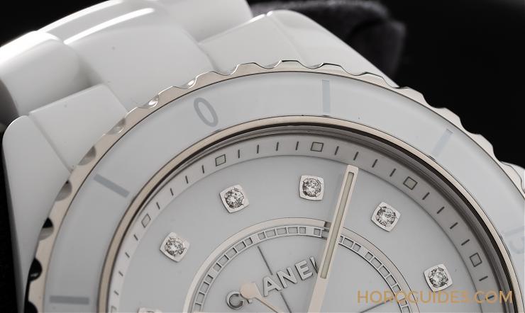 CHANEL - J12 - H5700 - 經典新生|全新Chanel J12的不變之變