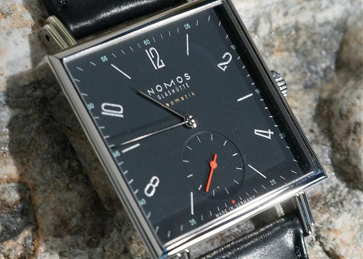 直線條更有力道,簡單勾出德國美-NOMOS Tetra neomatik riefblau 422