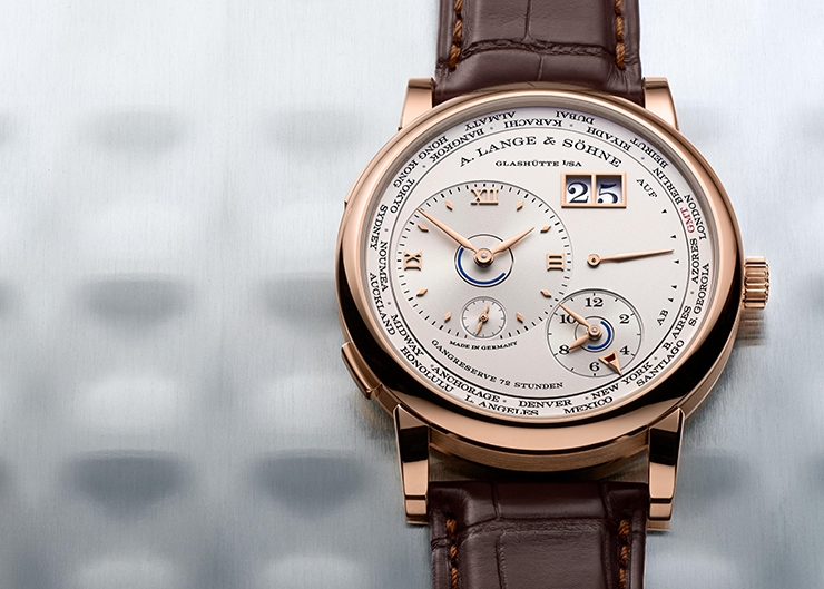 朗格Lange 1 Time Zone搭載全新自製機芯,新增實用日夜顯示