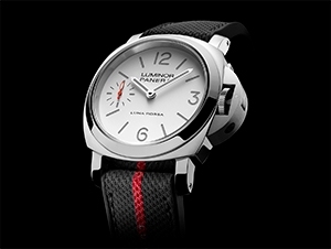 消光白錶盤、紅色小秒針，純淨又搶眼｜Panerai Luminor Luna Rossa腕錶PAM01342