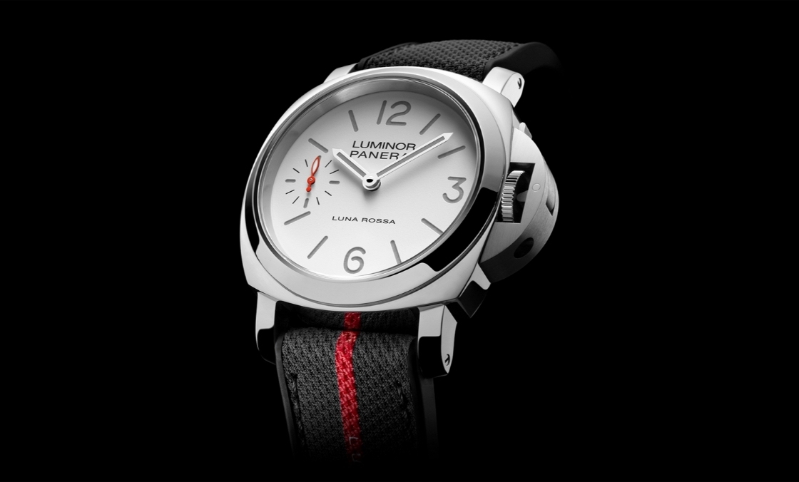 OFFICINE PANERAI - 消光白錶盤、紅色小秒針，純淨又搶眼｜Panerai Luminor Luna Rossa腕錶PAM01342