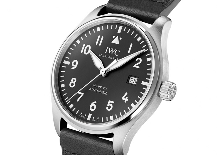等了6年,IWC飛行員入門款新成員Mark XX帶著自製機芯來了