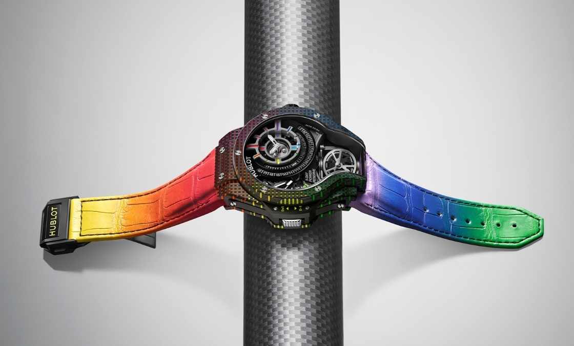 HUBLOT - 為碳纖維錶殼編織出彩虹色調：HUBLOT MP-09雙軸陀飛輪5天動力儲存腕錶