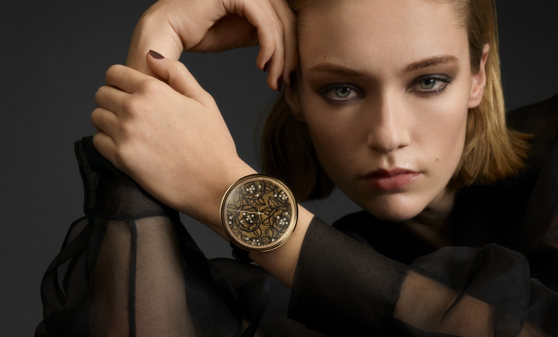 CHANEL - 直徑55mm的圓，一個充滿CHANEL風格意象的袖珍世界｜Mademoiselle Privé Pique-Aiguilles 腕錶系列