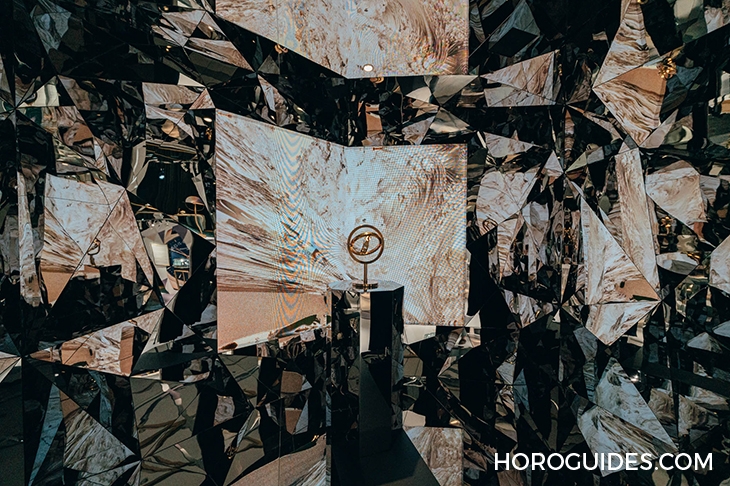 VACHERON CONSTANTIN - OVERSEAS - 6000V/110T-B935 - 江詩丹頓於香港呈獻高級製錶工藝展,藝術裝置:湧現之時∞「TIMEFLUX∞」獨家亮相