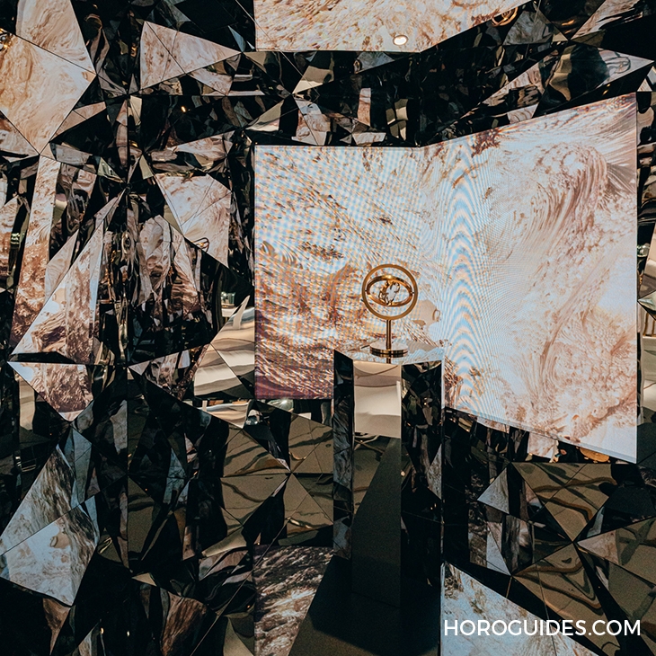 VACHERON CONSTANTIN - OVERSEAS - 6000V/110T-B935 - 江詩丹頓於香港呈獻高級製錶工藝展,藝術裝置:湧現之時∞「TIMEFLUX∞」獨家亮相