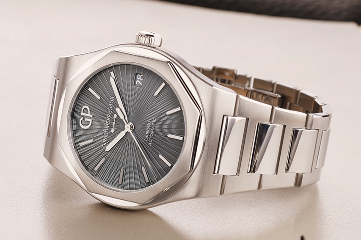 GIRARD-PERREGAUX - LAUREATO - 81010-11-3475-1CM - GP芝柏表再推Laureato力作,灰色琺瑯錶盤質感再升級