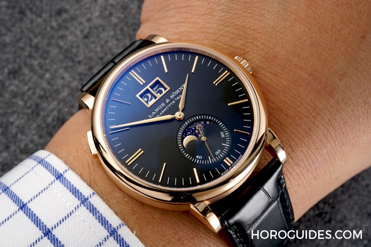 A. LANGE & SÖHNE - SAXONIA - 384.031 - 為何朗格的月相是世界第一?