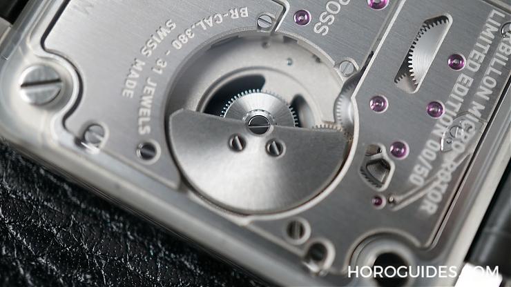 BELL & ROSS - 一塊變兩半,藍寶石玻璃雙面包夾柏萊士水晶陀飛輪透澈出場