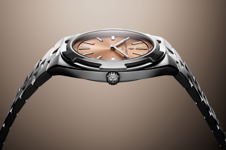 VACHERON CONSTANTIN - OVERSEAS - 2500V/210P-H028 - 江詩丹頓Overseas超薄「Salmon-Dial」新作登場,搭載全新品牌自製2550超薄機芯