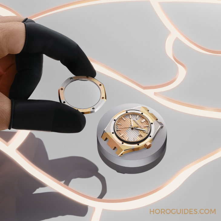 AUDEMARS PIGUET - ROYAL OAK - 77450BA.GG.1361BA.01 - 前所未有的工藝:AP愛彼多色迷彩金驚豔亮相