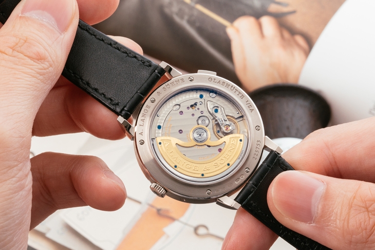 A. LANGE & SÖHNE - 俐落之外的詩意 朗格Saxonia月相腕錶