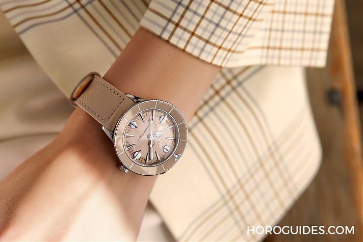 BREITLING - 夏季限定繽紛款!百年靈推出Superocean Heritage ’57超級海洋文化腕錶Pastel Paradise膠囊系列