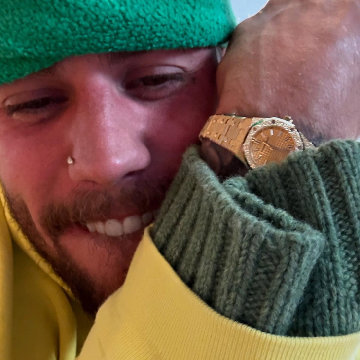 AUDEMARS PIGUET - ROYAL OAK - 77451ST.ZZ.1361ST.03 - 情人節送錶原來可以這樣挑！懂錶的人都這樣選