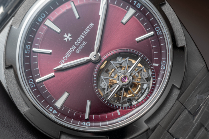 VACHERON CONSTANTIN - OVERSEAS - 6000V/210T-H179 - 江詩丹頓Overseas罕見酒紅面盤現身｜超薄萬年曆與鈦金屬陀飛輪全解析