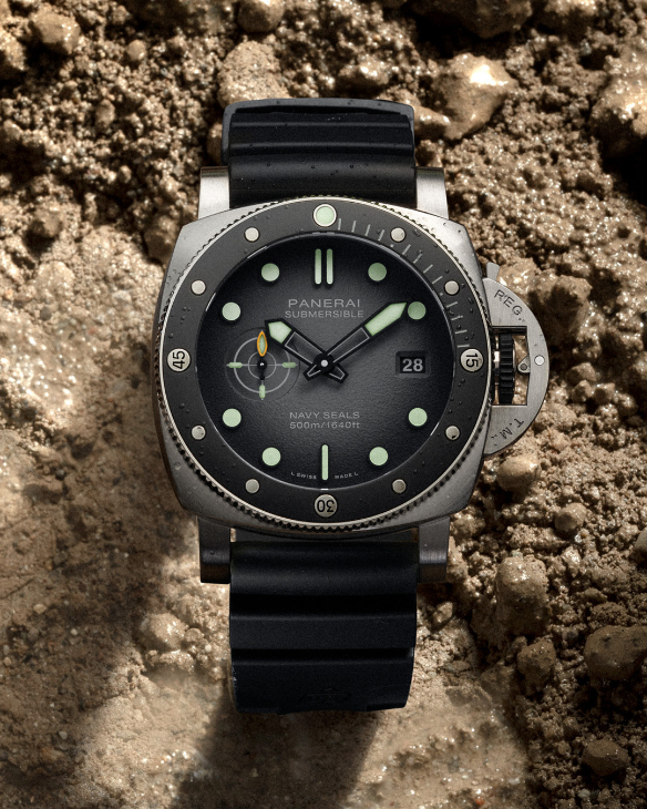 PANERAI - SUBMERSIBLE - PAM01738 - 海豹突擊隊,深海出任務!Panerai Submersible Navy SEALs腕錶PAM01738