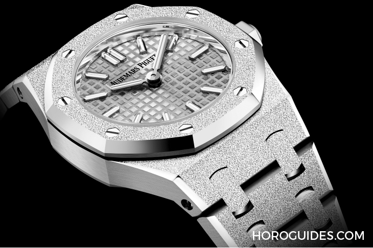 AUDEMARS PIGUET - ROYAL OAK - 67630BA.GG.1312BA.01 - 迷你Royal Oak閃耀回歸|AUDEMARS PIGUET Royal Oak Mini霜金石英腕錶