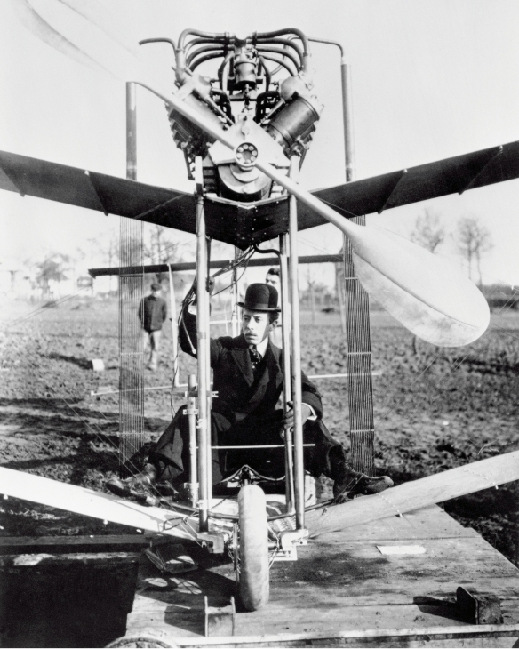 CARTIER - SANTOS DE CARITER - WSSA0082 - 百變優雅「紳」貌 | Santos de Cartier全新小型款,突破尺寸界限