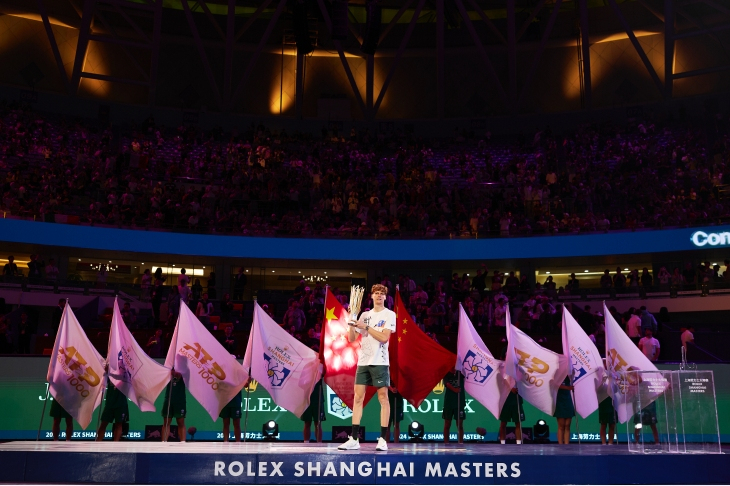 ROLEX - DAY-DATE - 228236-0012 - 恒動不息,成就亞太網壇巔峰|2025上海勞力士大師賽事回顧及賽事總監Michael A. Luévano專訪