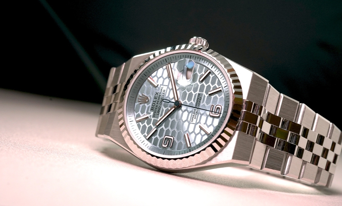 ROLEX - Land-Dweller - 127334-0001 - 既熟悉、又新穎的勞力士:重點解析Land-Dweller新錶面、機芯、一體式鍊帶