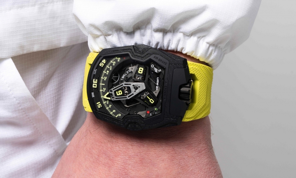 URWERK - SATELLITE - UR-230 Black Star - 黑星降臨：URWERK UR-230「Black Star」寫下系列最終篇章