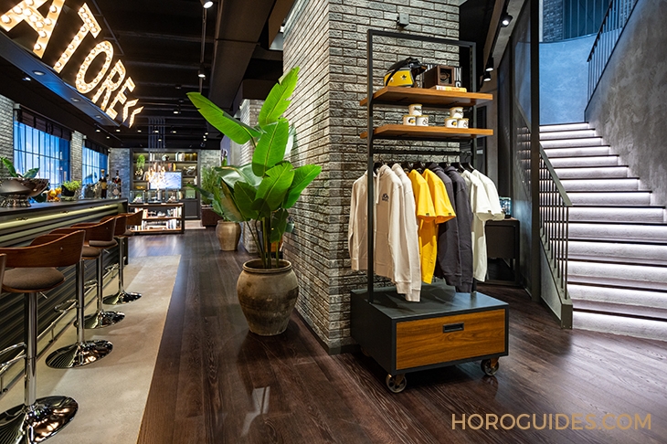 BREITLING - PREMIER - A233112A1A1X1 - BREITLING Top Time Deus強勢回歸，詮釋現代遊人文化