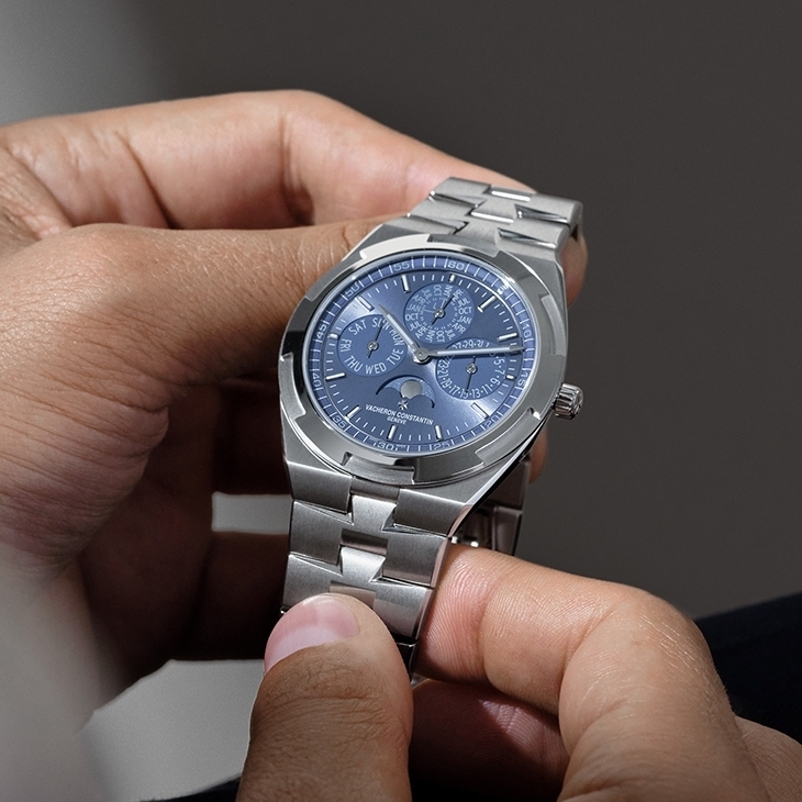 VACHERON CONSTANTIN - OVERSEAS - 4300V/220G-H119 - 江詩丹頓Overseas迎來30週年,全新蔚藍色限量200枚登場