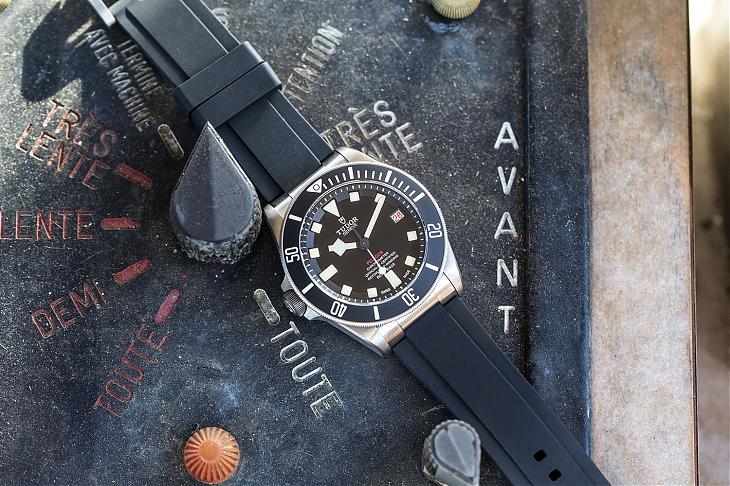 TUDOR - TUDOR 專為左撇子潛水員而造Pelagos LHD