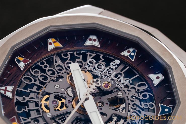 CORUM - ADMIRAL - A082/03704 - CORUM Admiral海軍上將 透空亮色鏤空錶 上手不沉重 