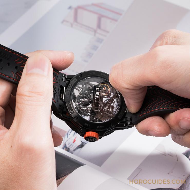 ROGER DUBUIS - EXCALIBUR - RDDBEX0695 - 鏤空透視 ROGER DUBUIS冠軍的時空力量 Excalibur Spider Pirelli鏤空自動上鍊腕錶