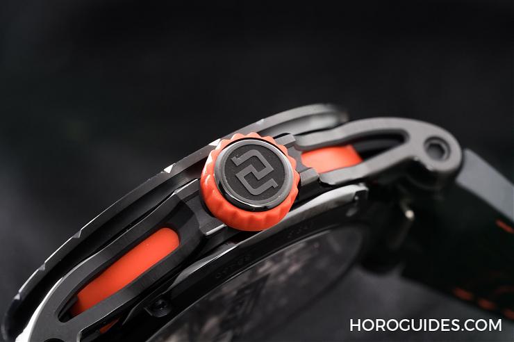 ROGER DUBUIS - EXCALIBUR - RDDBEX0695 - 鏤空透視 ROGER DUBUIS冠軍的時空力量 Excalibur Spider Pirelli鏤空自動上鍊腕錶