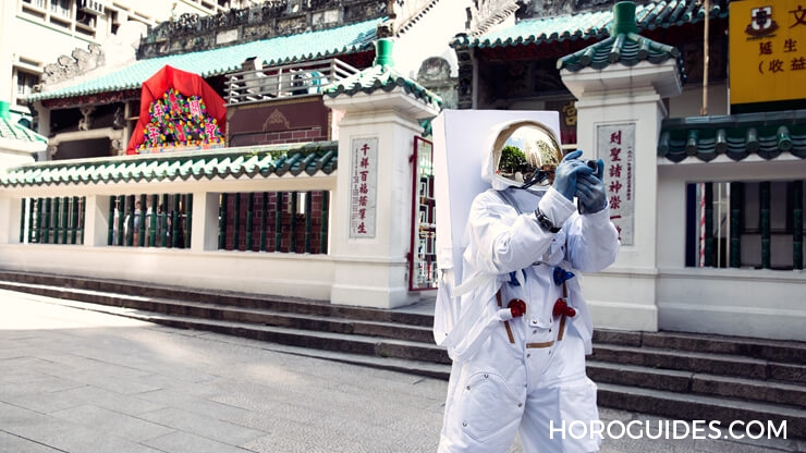 OMEGA - 太空人在香港逛大街!為六月底歐米茄超霸60年展覽暖身