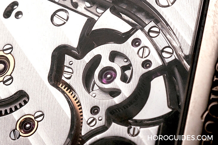 H. MOSER & CIE - H. MOSER第一只自製三問,量身打造的方形三問機芯誠意十足