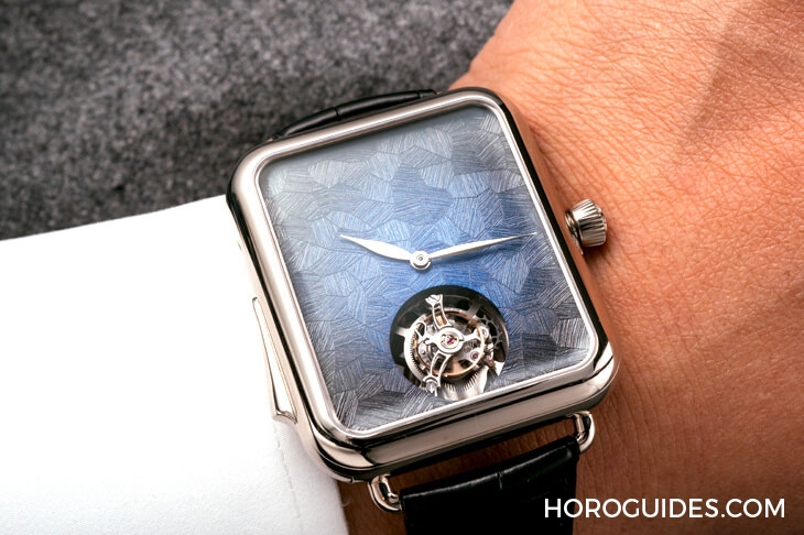 H. MOSER & CIE - H. MOSER第一只自製三問,量身打造的方形三問機芯誠意十足