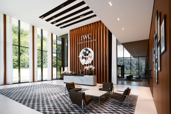 IWC - INGENIEUR - IW328908 - 親訪IWC沙夫豪森：走進機芯背後的真實世界