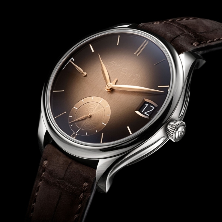 H. MOSER & CIE - ENDEAVOUR - 1800-0207 - 煙燻鮭魚色回歸：勇創者萬年曆腕錶展現亨利慕時的純粹美學