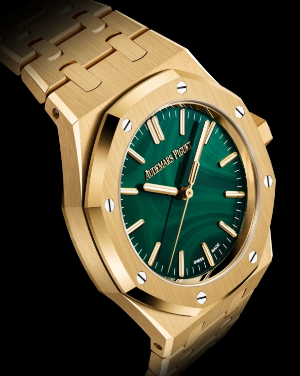 AUDEMARS PIGUET - ROYAL OAK - 15553BA.OO.1356BA.04 - AP愛彼黃金綠面皇家橡樹登場，2026年備受矚目的熱門新作