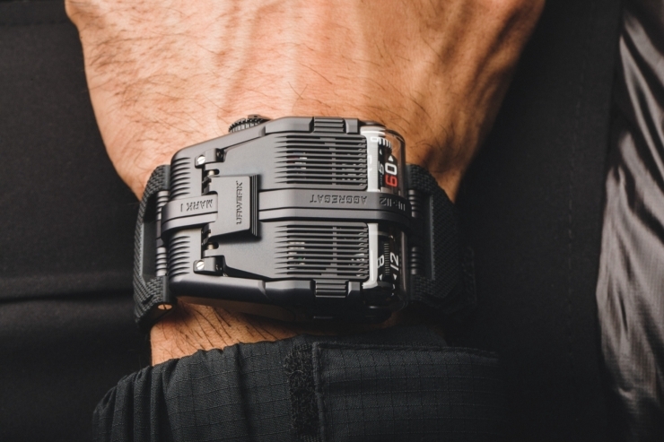 AUDEMARS PIGUET - Neo Frame - 15245OR.OO.D206VE.01 - 【編輯視角】當時間變成一個「瞬間」:跳時錶為何讓藏家著迷?