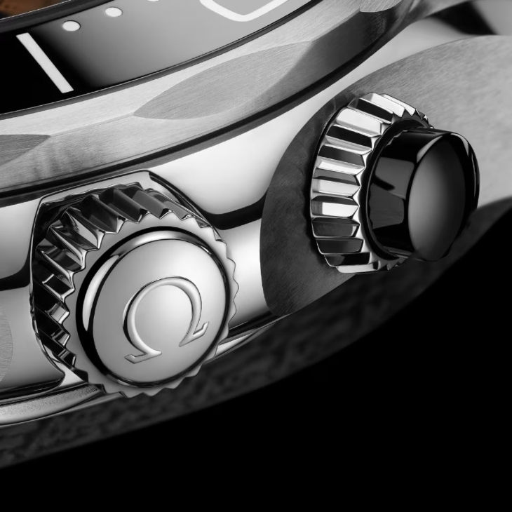 OMEGA - SEAMASTER - 210.32.44.51.01.002 - 007首款海馬計時碼錶誕生！歐米茄海馬潛水300米《007：黎明曙光》計時腕錶