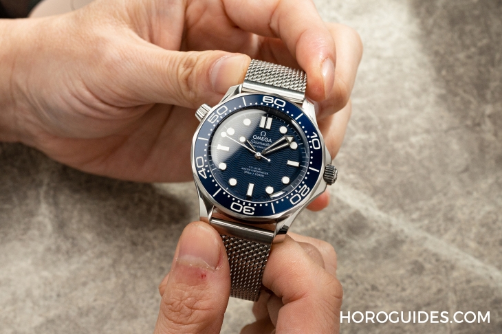 OMEGA - SEAMASTER - 210.30.42.20.03.002 - 幫你試戴! OMEGA 龐德60 週年紀念腕錶