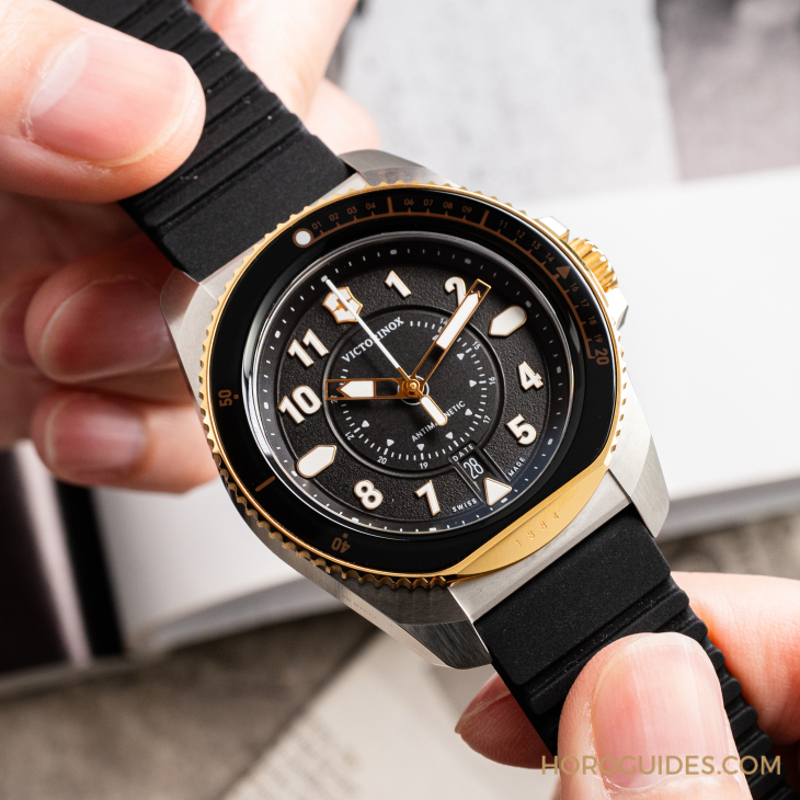 VICTORINOX - Journey 1884 - 242012 - Journey 1884 最潮雙色上身 VICTORINOX設計力再進化