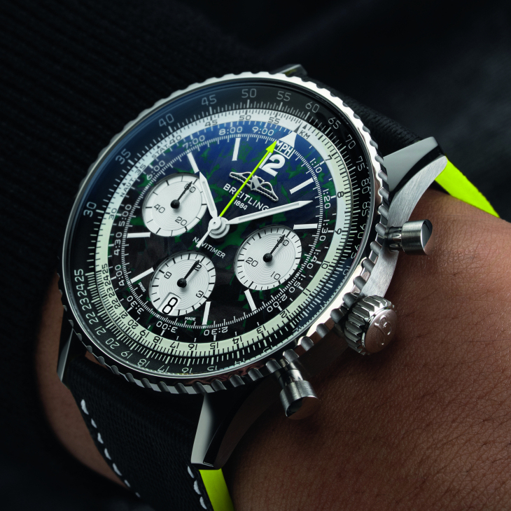 BREITLING - NAVITIMER - EB01381A1B1X1 - 時間與速度的巔峰會師 百年靈攜手Aston Martin推出Navitimer B01 Chronograph 43 Aston Martin Aramco Formula One™ Team聯名腕錶