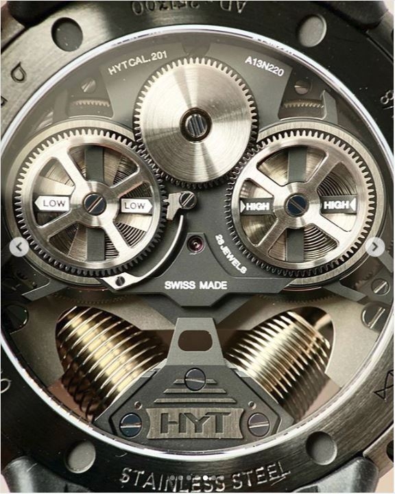 URWERK - 105 - UR-105 CT MAVERICK Titanium - IG名錶達人，你一定要follow的 @wwkoo