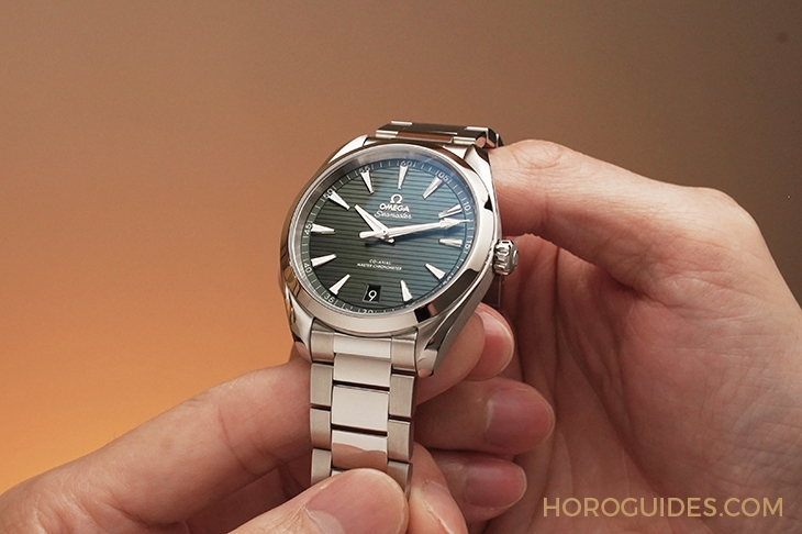 OMEGA - SEAMASTER - 220.10.41.21.10.001 - OMEGA海馬系列Aqua Terra綠色面盤新登場