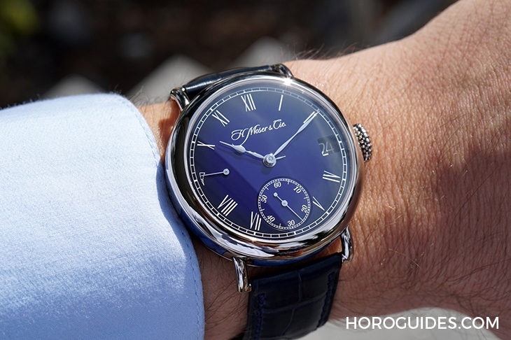 H. MOSER & CIE - HERITAGE - 8800-0203 - 古典優雅新亮點,煙燻琺瑯藍面|亨利慕時傳承者萬年曆午夜藍琺瑯腕錶