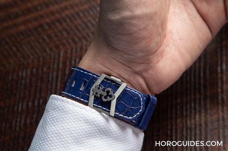 CORUM - ADMIRAL - (雄獅圖騰腕錶) - 制霸全場的形象遊戲|崑崙表海軍上將AC-One神獸圖騰限量錶