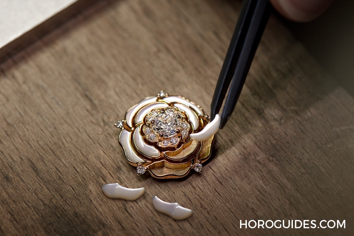 CHANEL - MADEMOISELLE PRIVÉ - H7070 - 解鎖CHANEL符碼秘密|2021 Mademoiselle Privé鈕扣腕錶新作