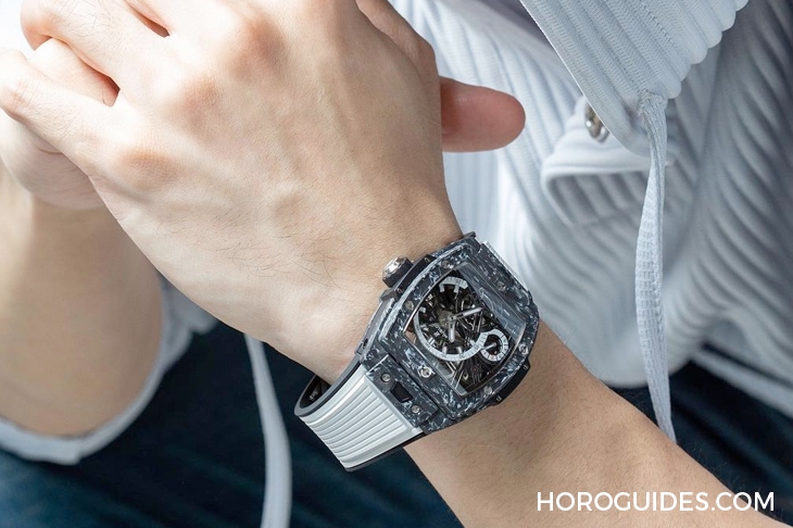 HUBLOT - SPIRIT OF BIG BANG - 645.JX.5120.RT - 直搗靈魂的爆炸性美學|Hublot Spirit Of Big Bang 陀飛輪5日鍊腕錶-白色碳纖維款、藍寶石款