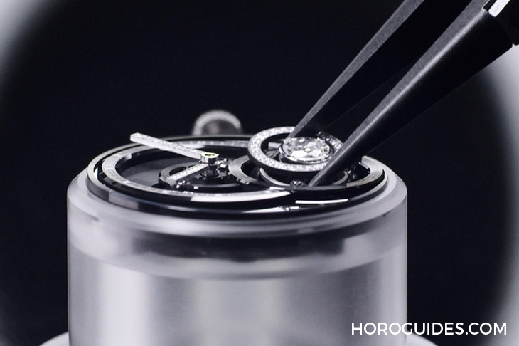 CHANEL - J12 - H7381 - CHANEL 2022新作意圖讓人超想要!全新Caliber 5鑲鑽陀飛輪閃亮旋轉,J12搭搶眼logo強力撩心