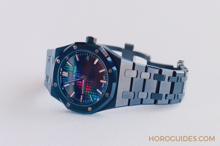 AUDEMARS PIGUET - ROYAL OAK - 77350CE.OO.1266CE.02.A - 這樣的鏡面虹彩,顯現在不意間|愛彼皇家橡樹34毫米黑色陶瓷自動上鍊腕錶Carolina Bucci限量版